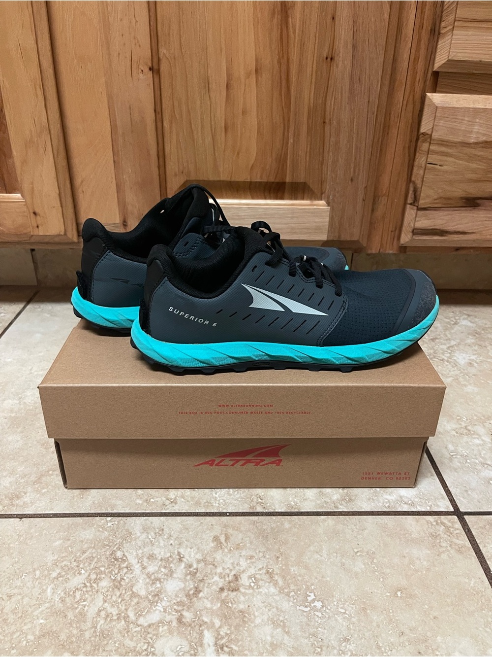 Altra Superior 5 Women’s Trail Running Shoes – Size 9